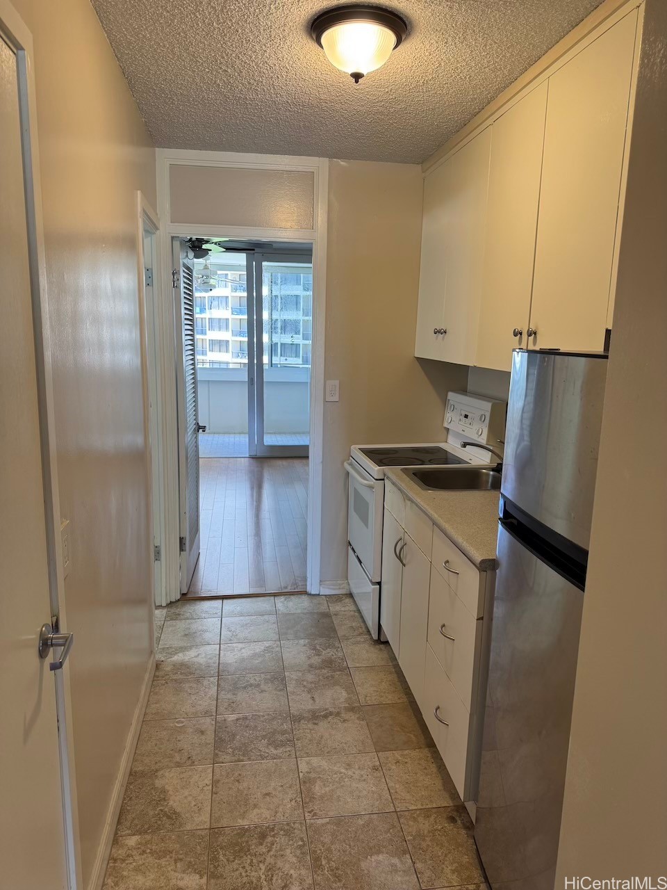 425 Ena Road 907C