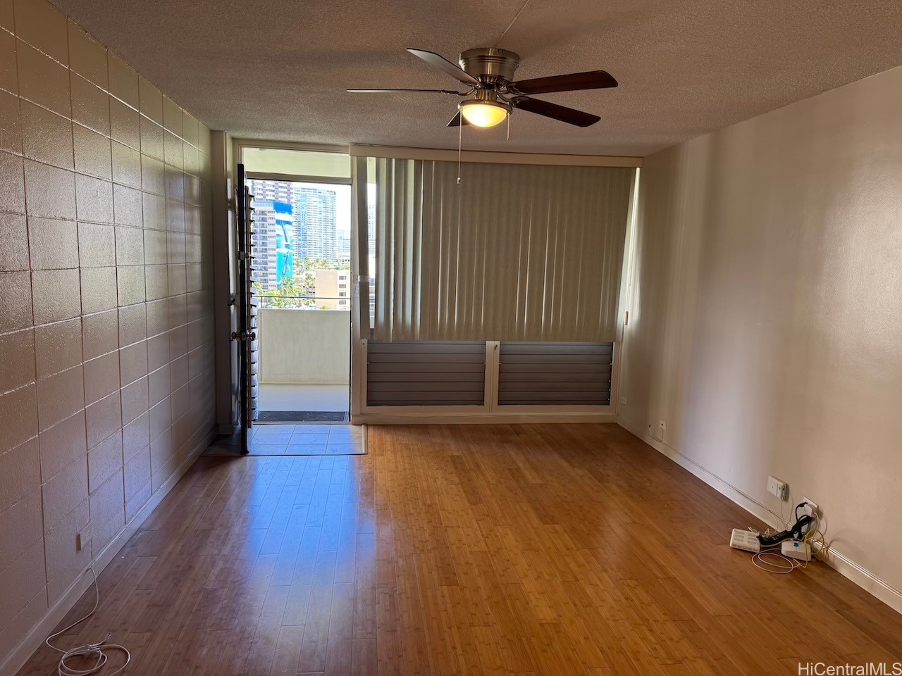 425 Ena Road 907C