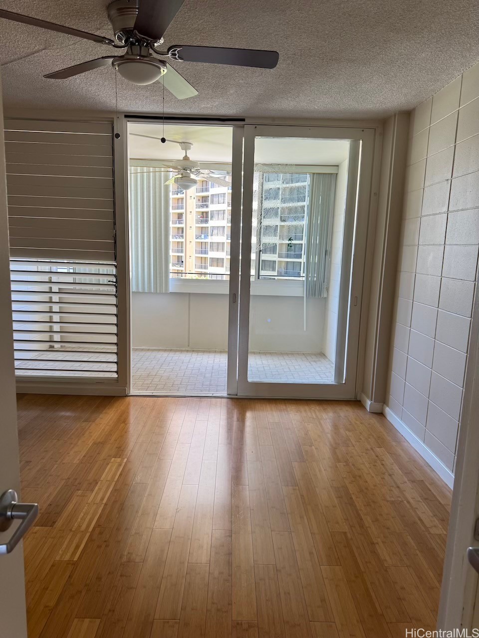 425 Ena Road 907C
