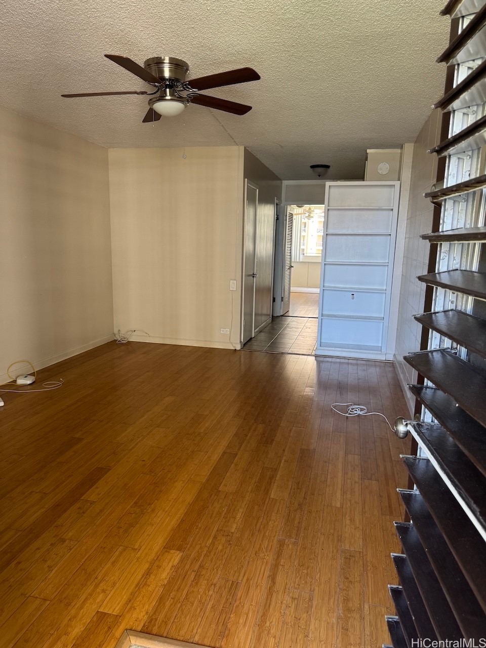 425 Ena Road 907C