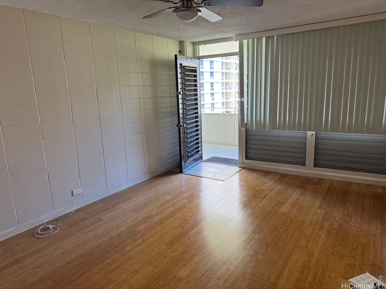 425 Ena Road 907C