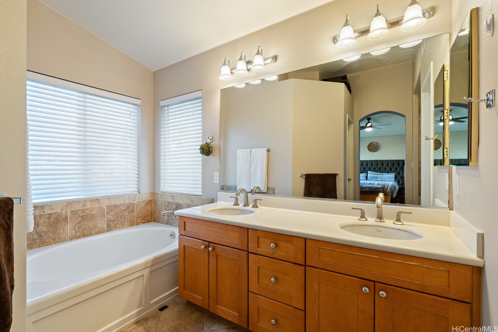 91-1028 Kai Uhu Street