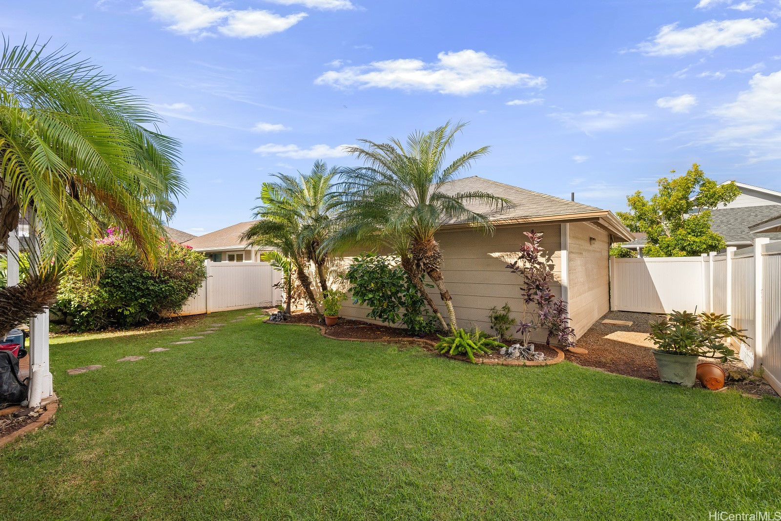 91-1028 Kai Uhu Street