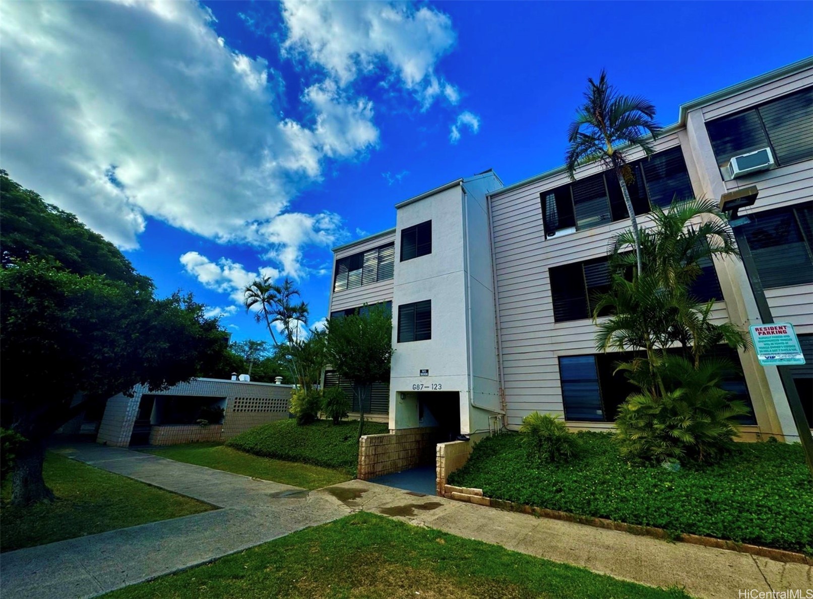 87-123 Helelua Street G301