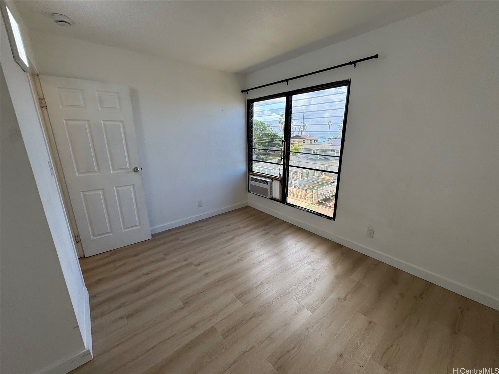 87-123 Helelua Street G301