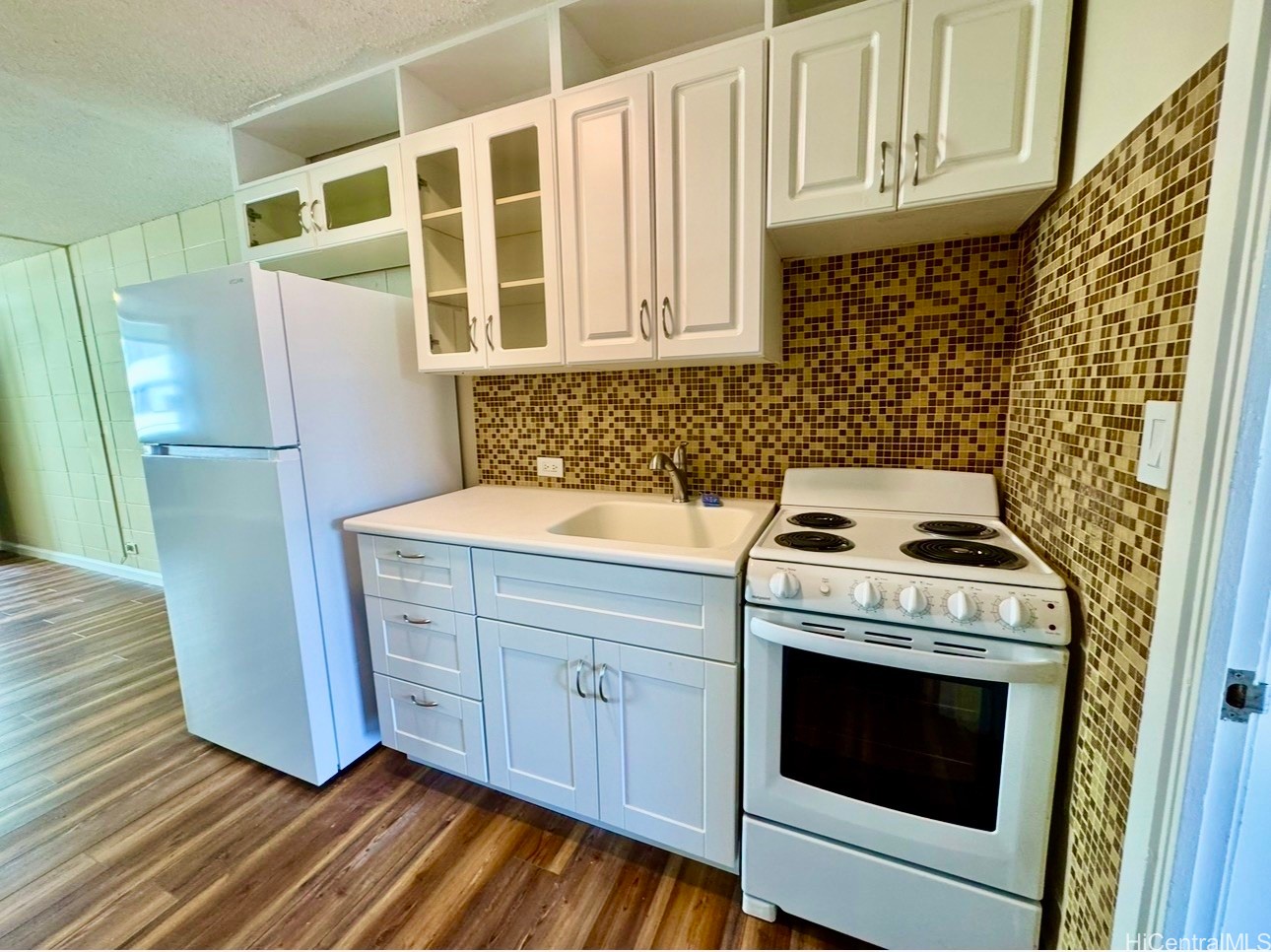 425 Ena Road 302B