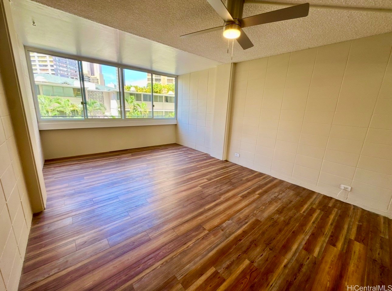 425 Ena Road 302B