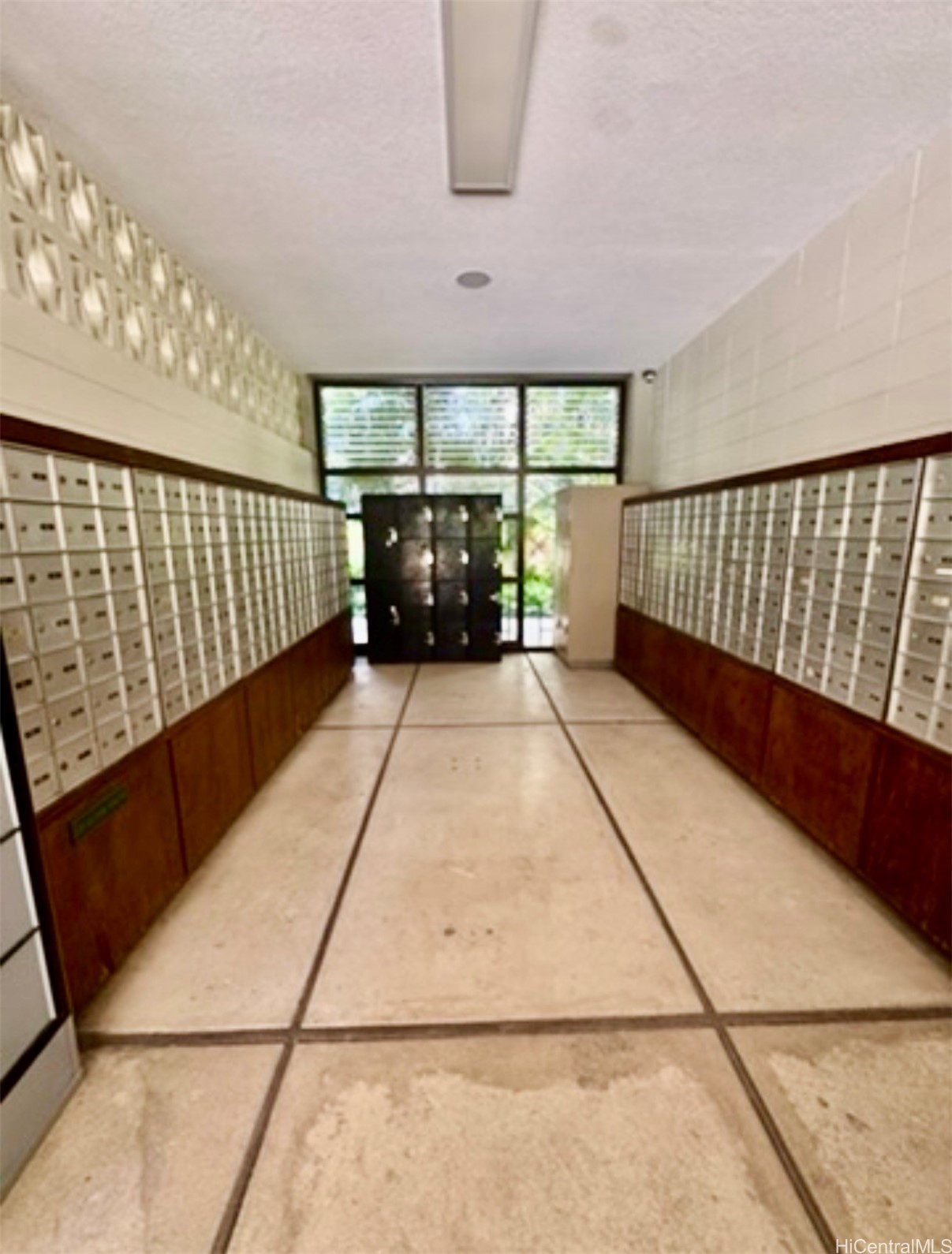 425 Ena Road 302B