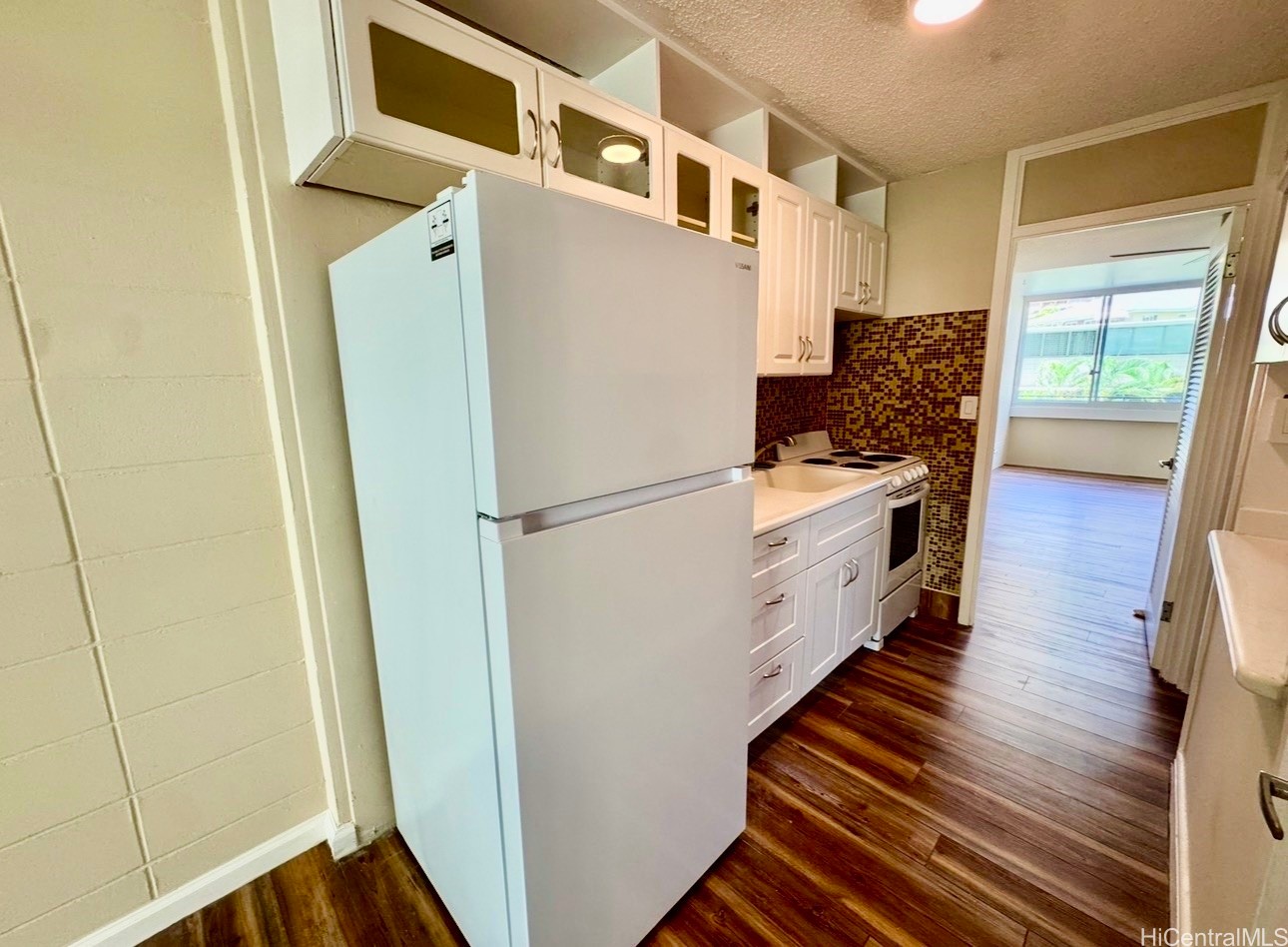 425 Ena Road 302B