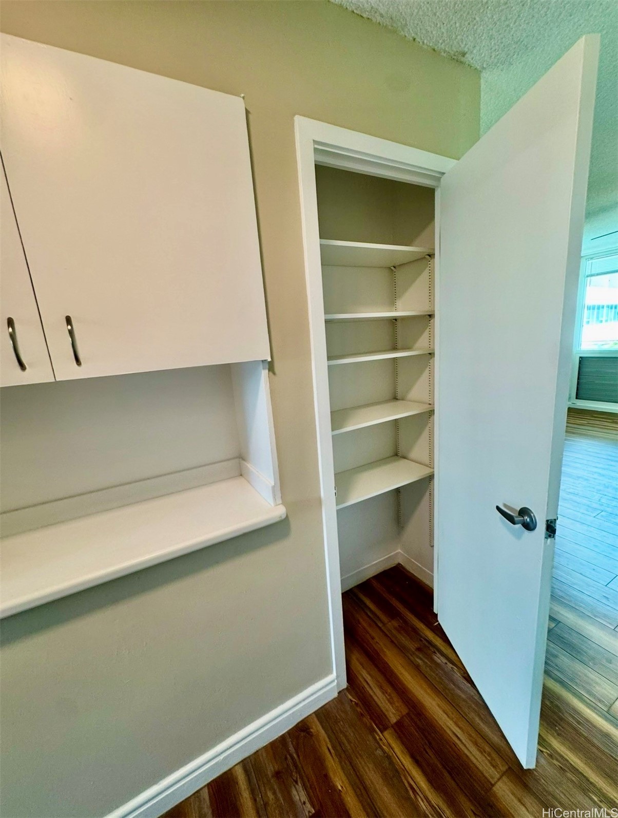 425 Ena Road 302B