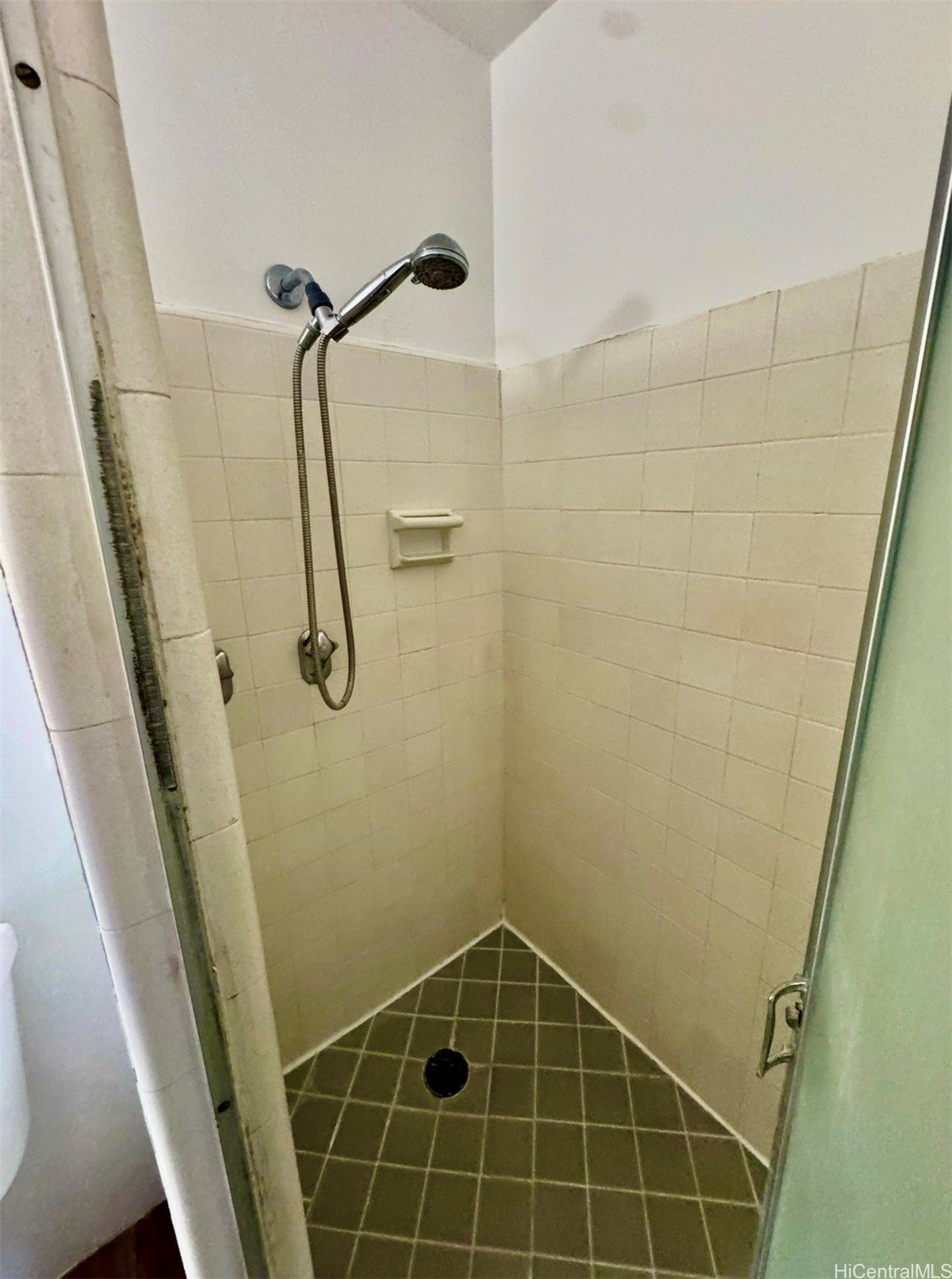425 Ena Road 302B