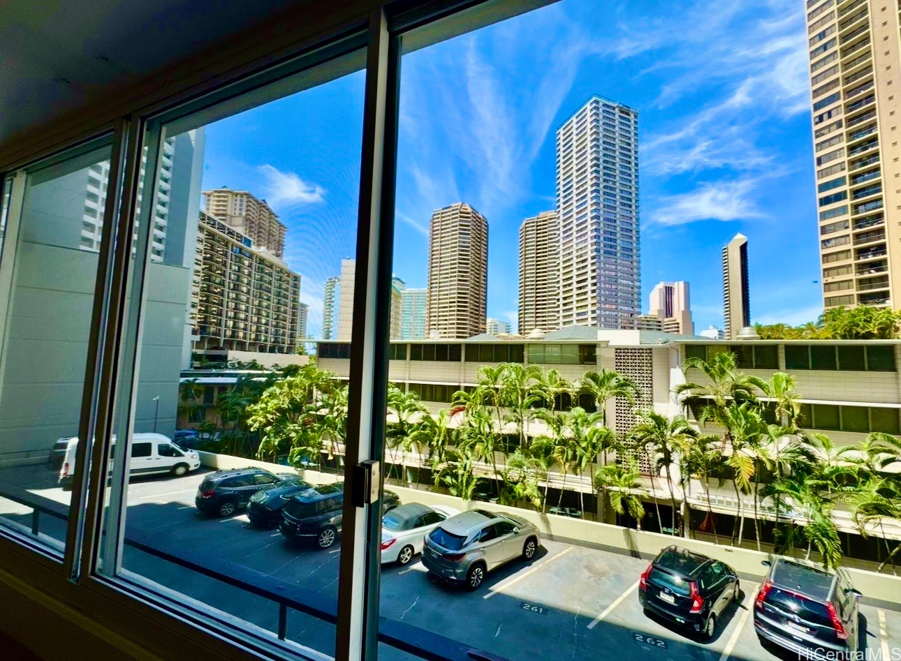 425 Ena Road 302B
