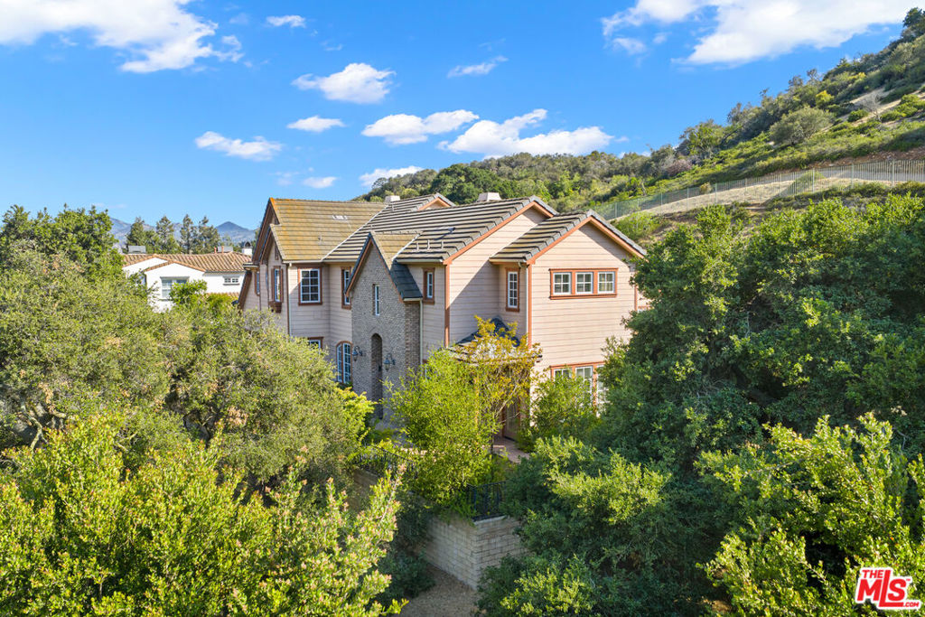 1772 Tamarack Street