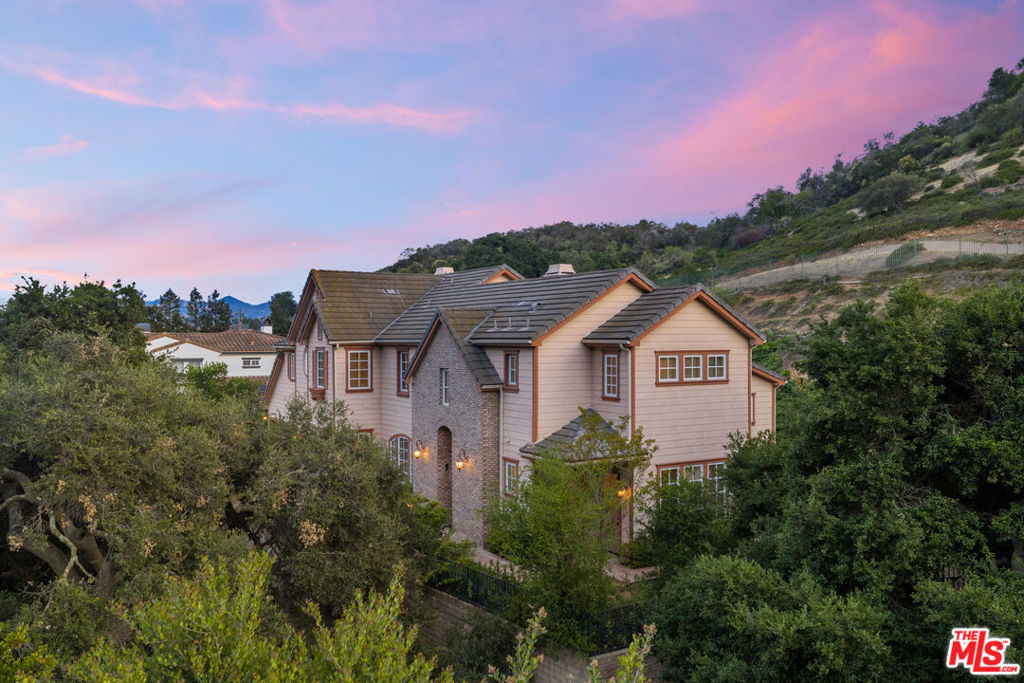 1772 Tamarack Street