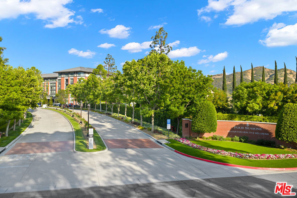 1772 Tamarack Street