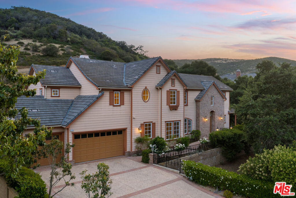 1772 Tamarack Street