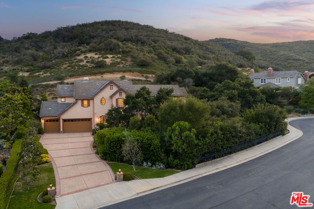 1772 Tamarack Street