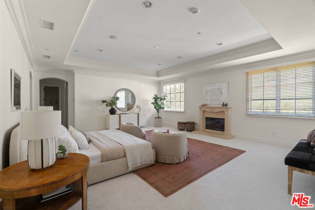 3697 Benedict Canyon Lane