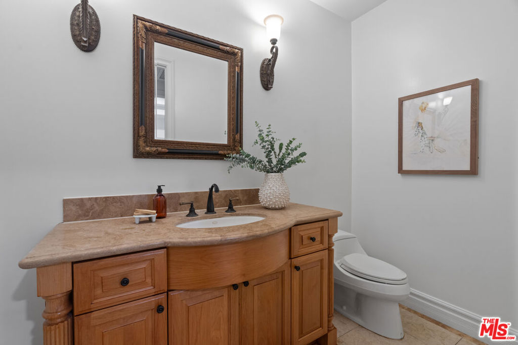 3697 Benedict Canyon Lane