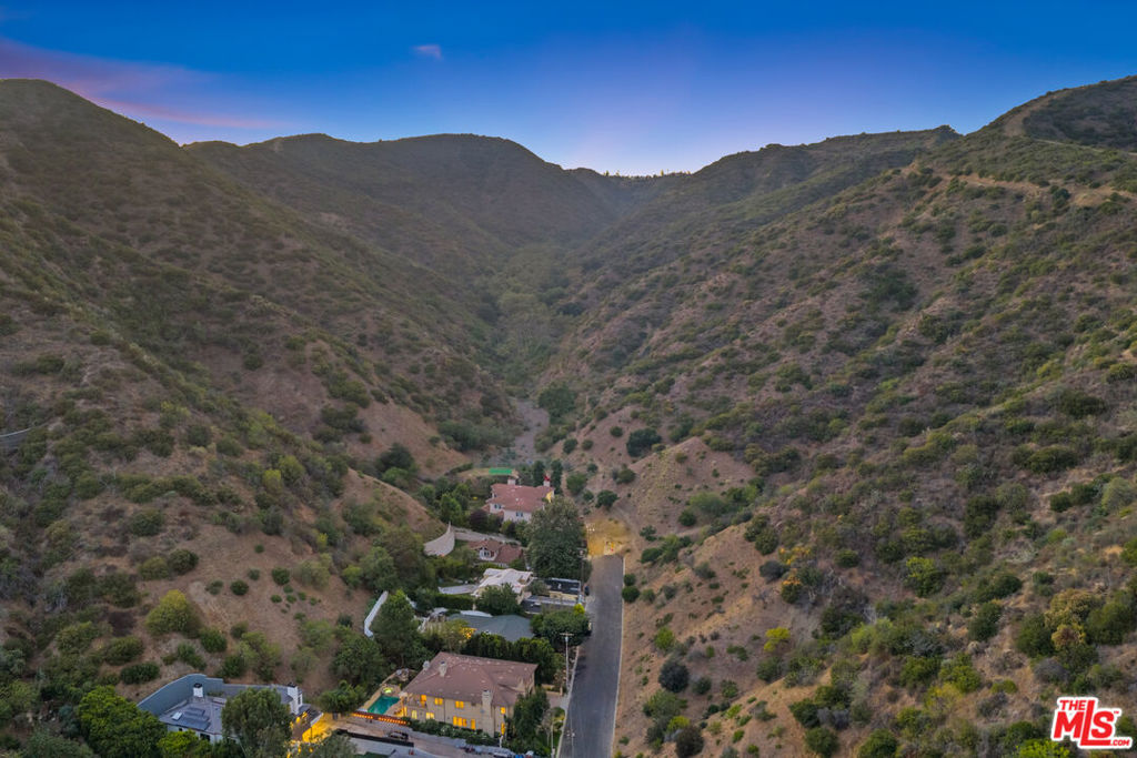 1571 N Bundy Drive