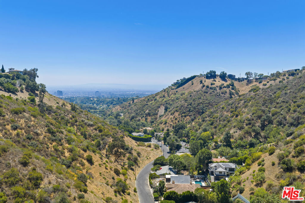 1571 N Bundy Drive