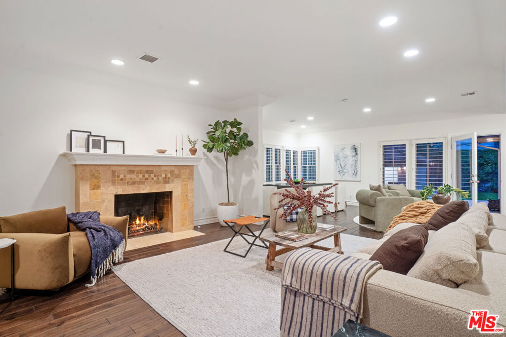 1149 S Carmelina Avenue