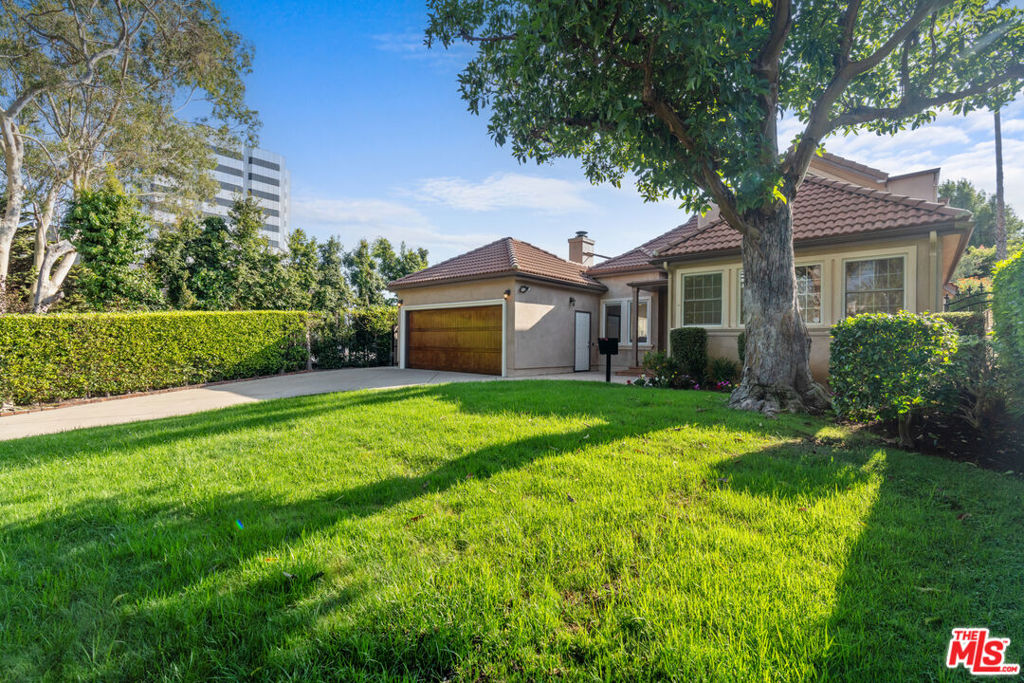 1149 S Carmelina Avenue