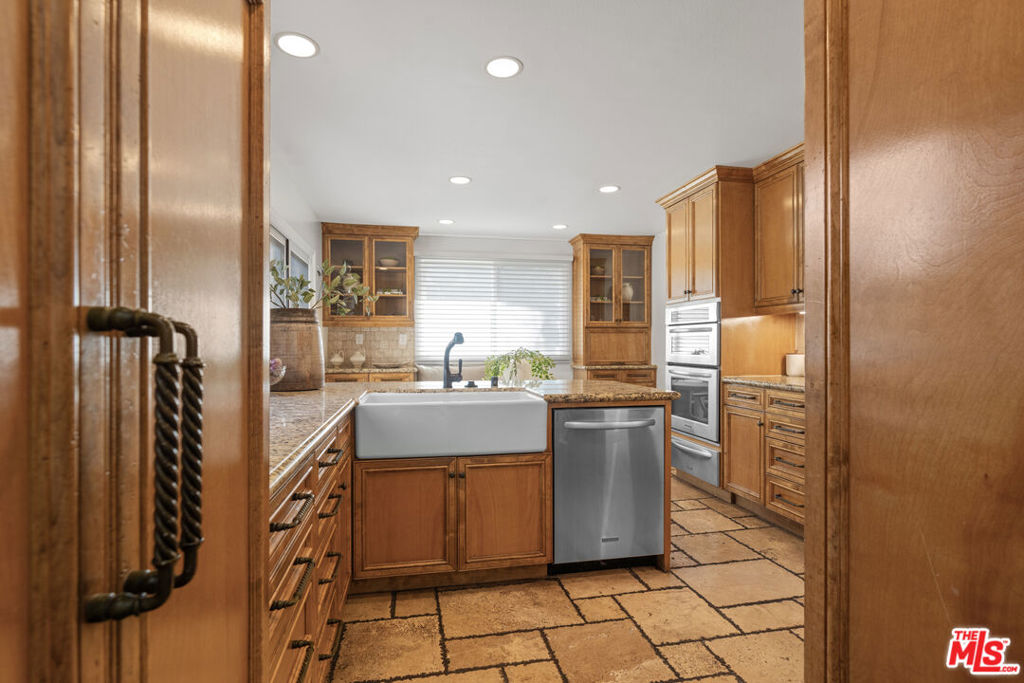 1149 S Carmelina Avenue