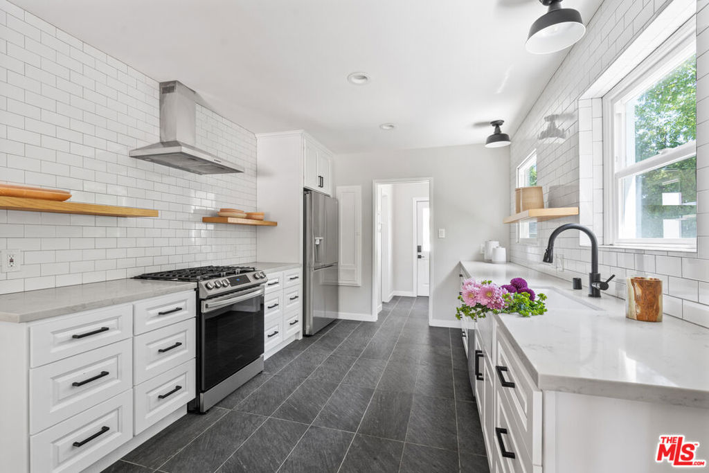 4824 La Canada Boulevard