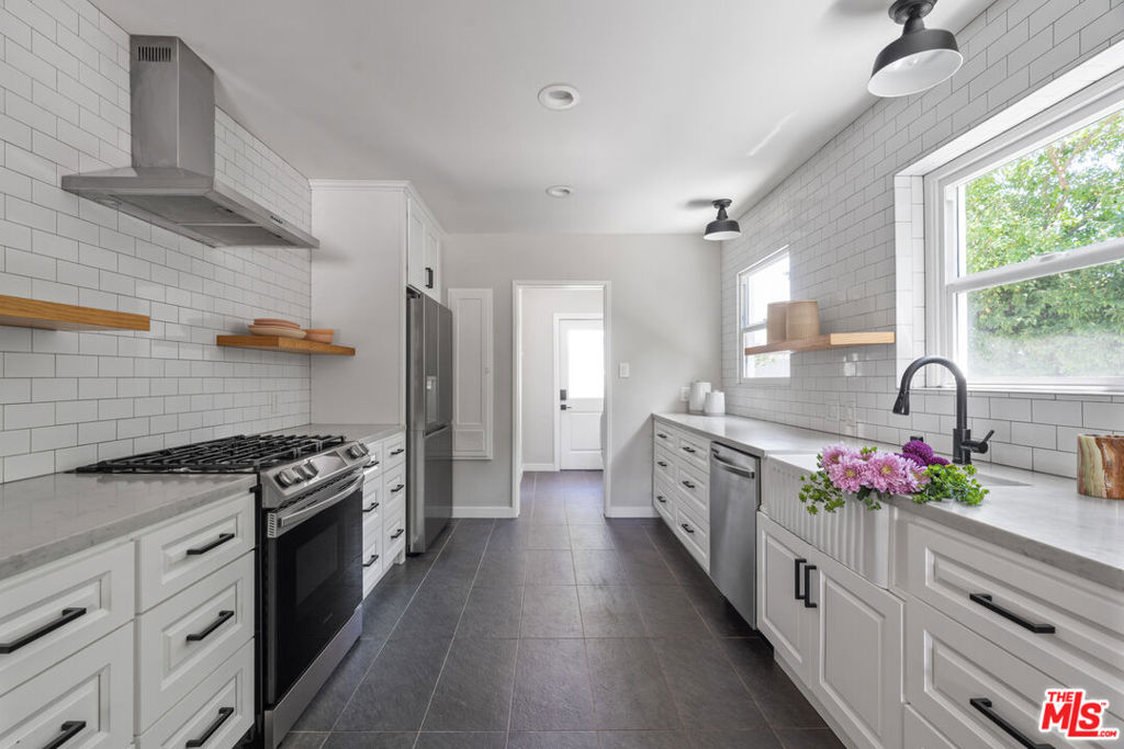 4824 La Canada Boulevard