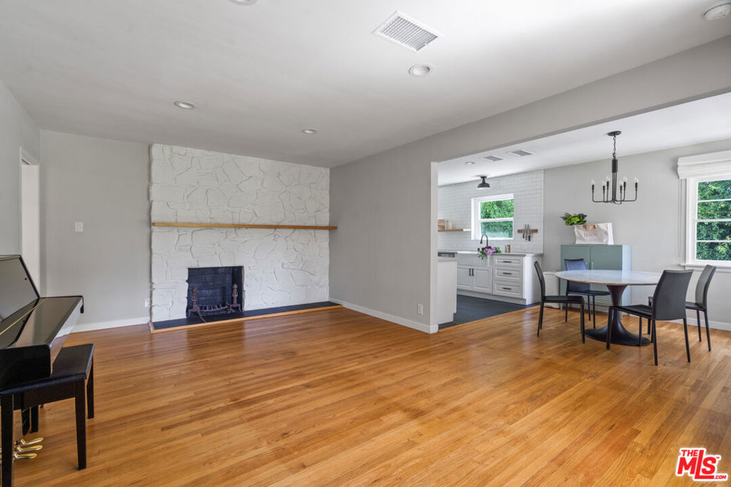 4824 La Canada Boulevard