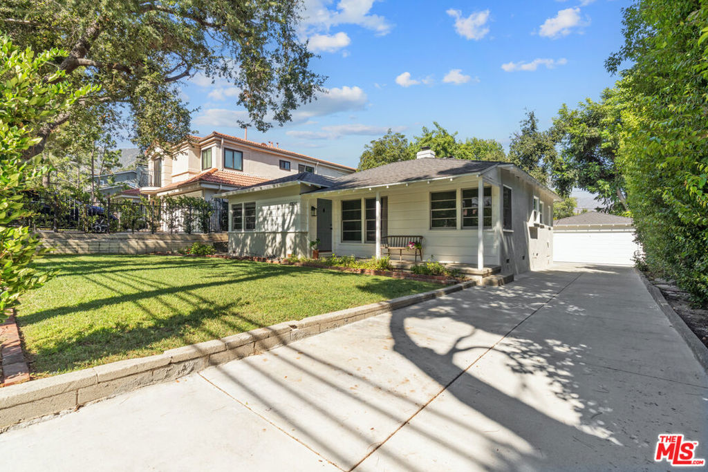 4824 La Canada Boulevard