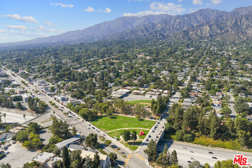 4824 La Canada Boulevard