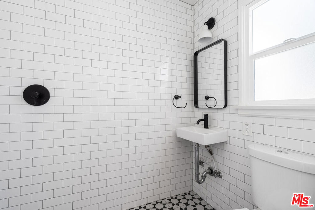 4824 La Canada Boulevard