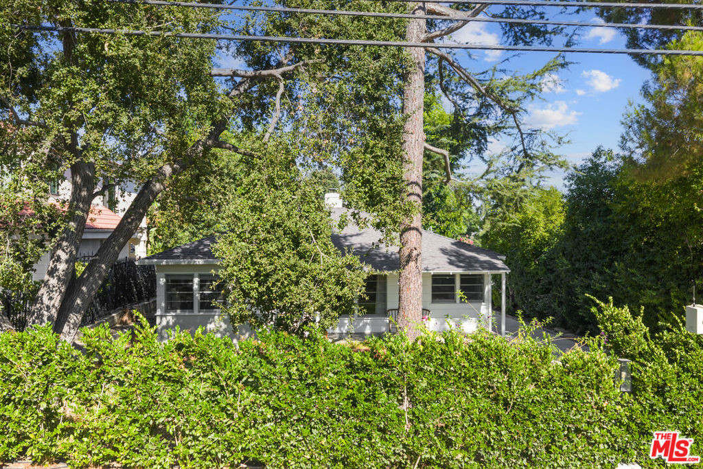 4824 La Canada Boulevard