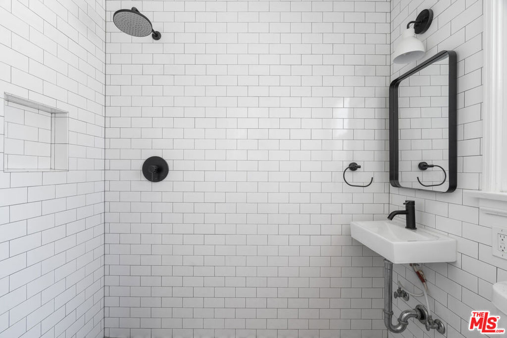 4824 La Canada Boulevard