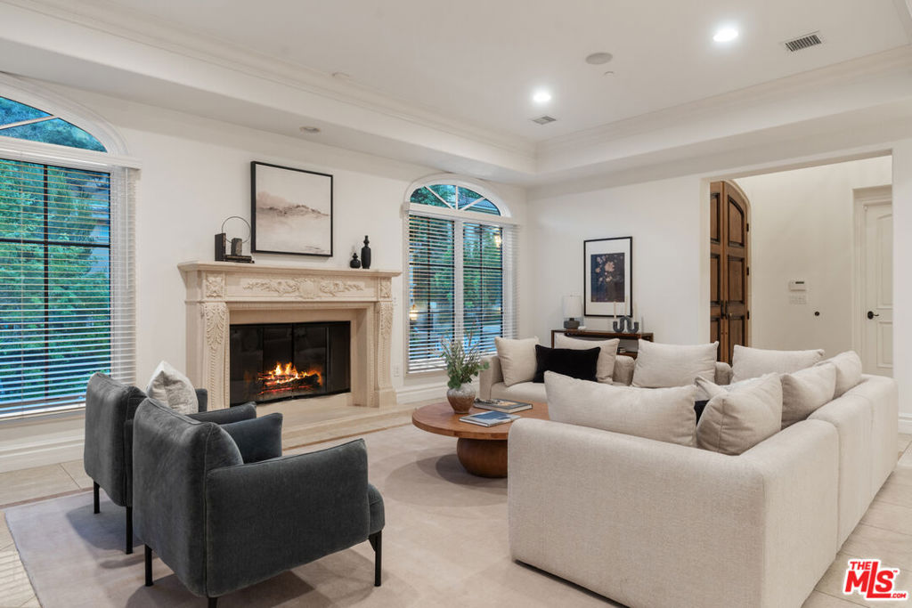 3697 Benedict Canyon Lane