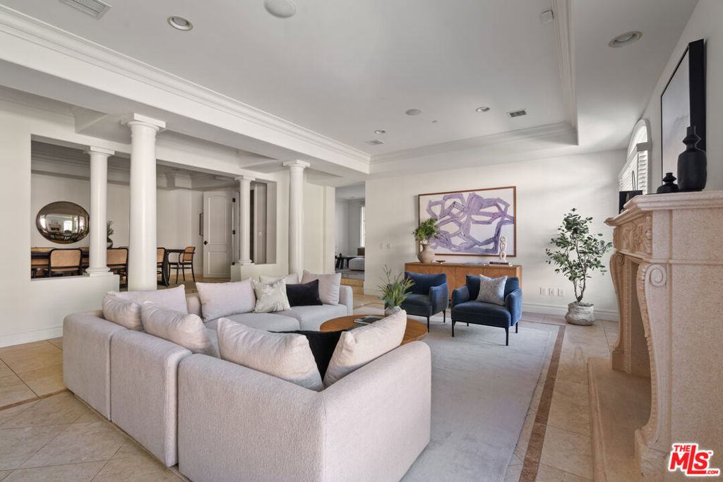 3697 Benedict Canyon Lane