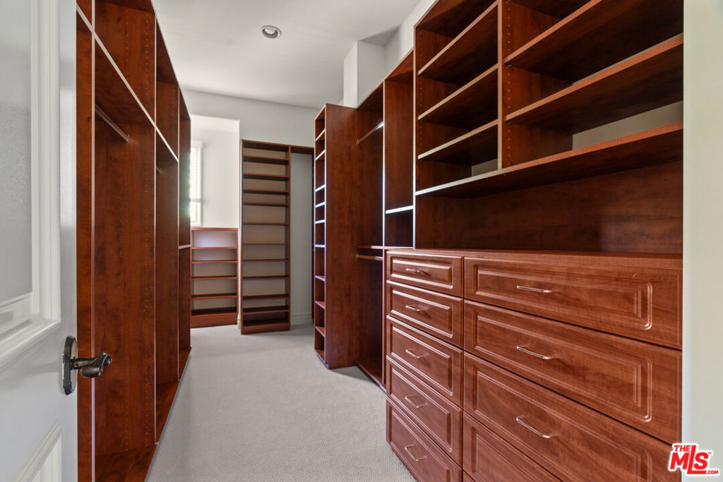 3697 Benedict Canyon Lane