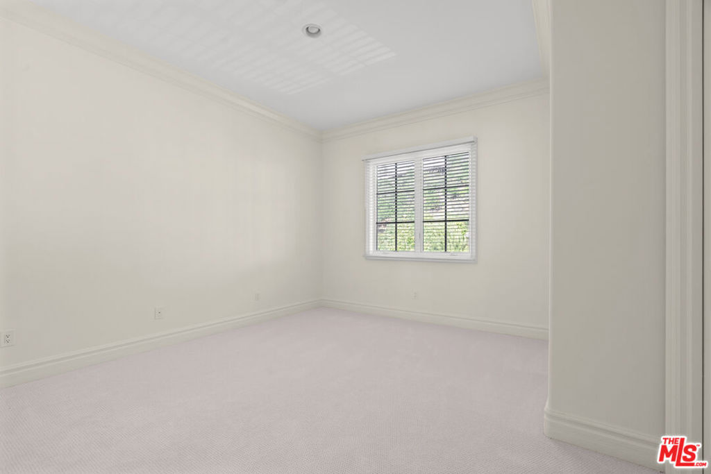 3697 Benedict Canyon Lane