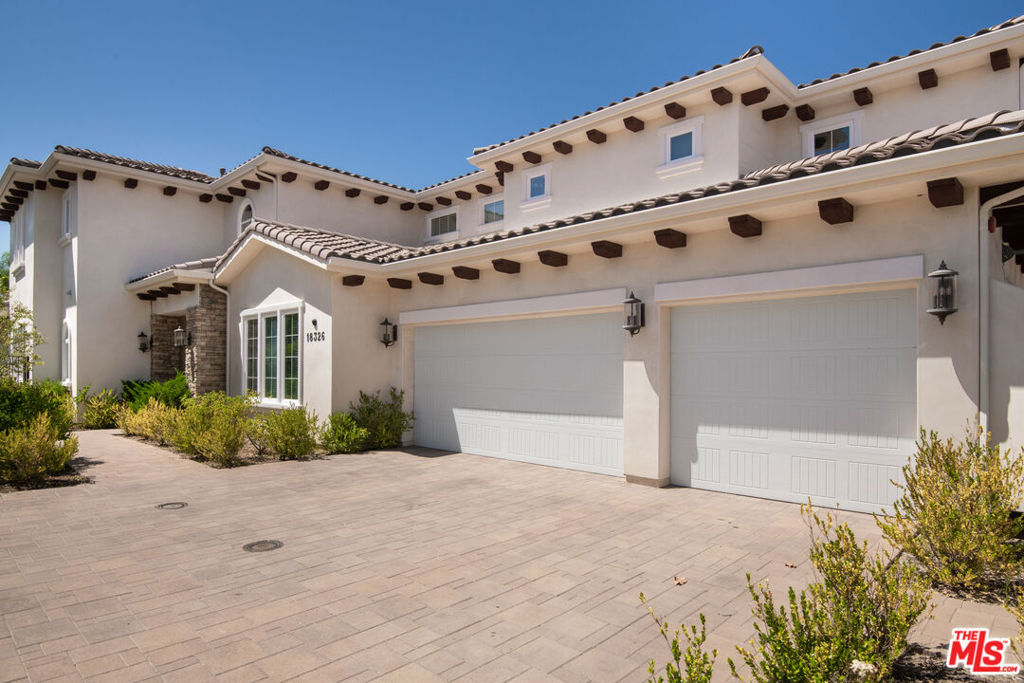 18326 Columbus Circle