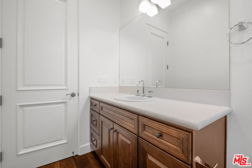 18326 Columbus Circle