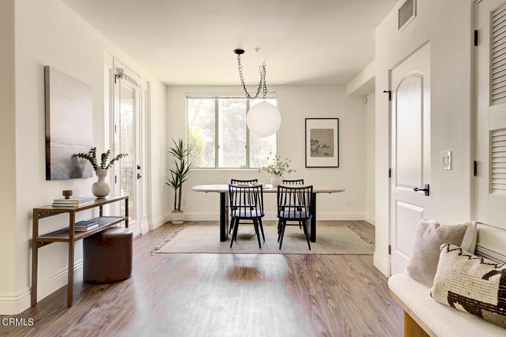 4301 Los Feliz Boulevard 1