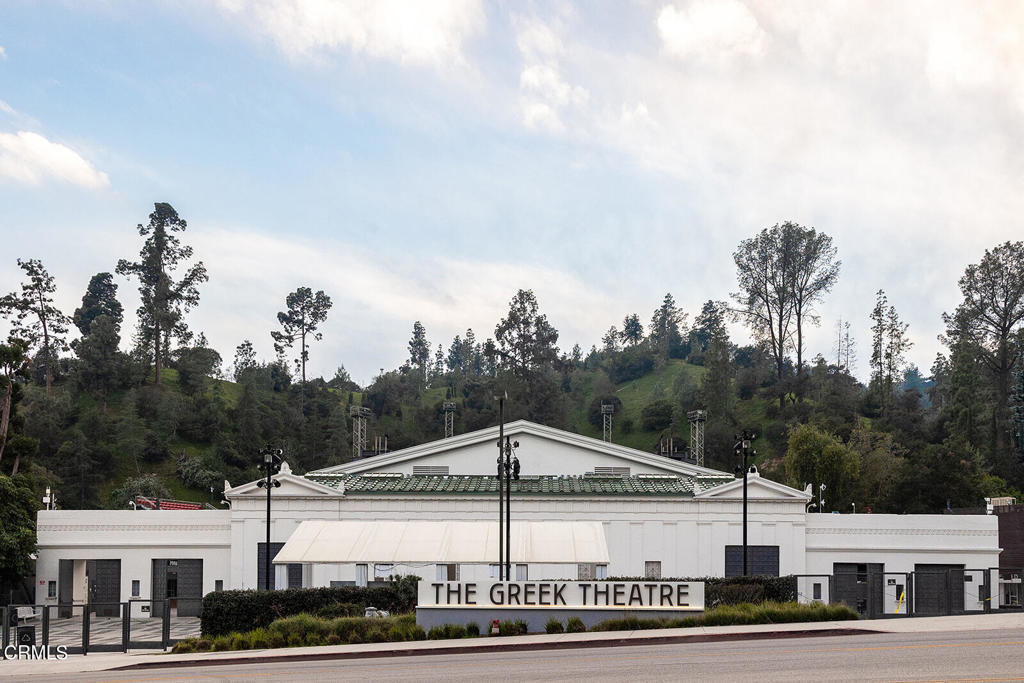 4301 Los Feliz Boulevard 1