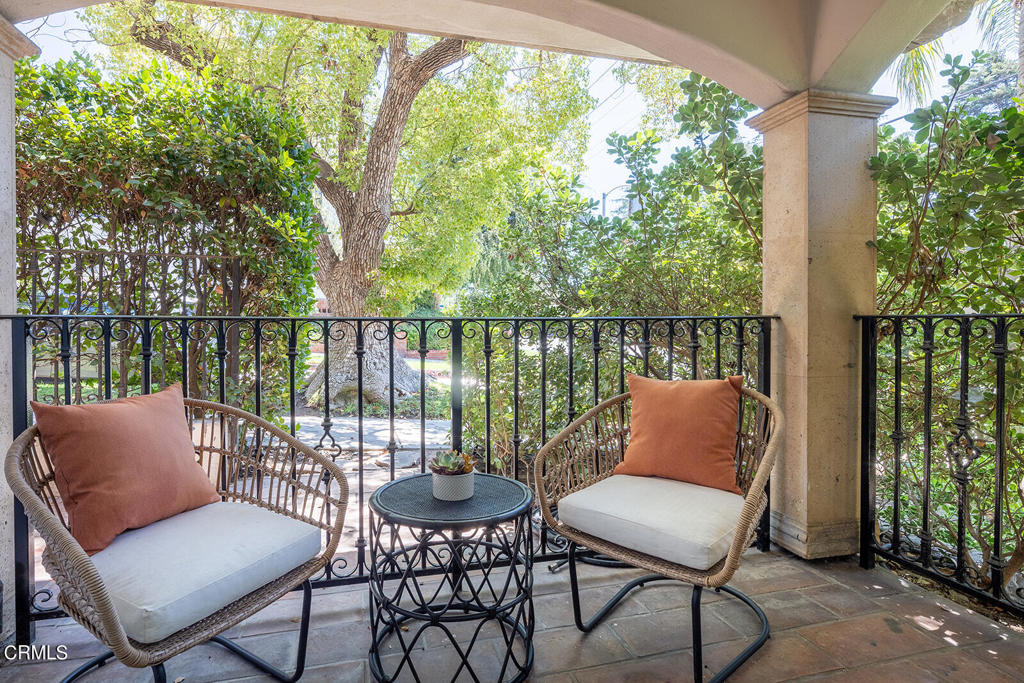 4301 Los Feliz Boulevard 1