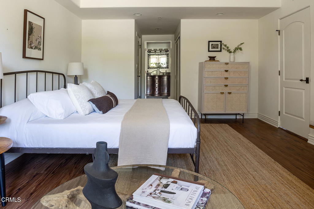 4301 Los Feliz Boulevard 1