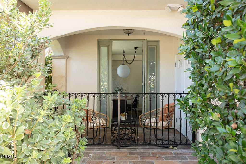 4301 Los Feliz Boulevard 1