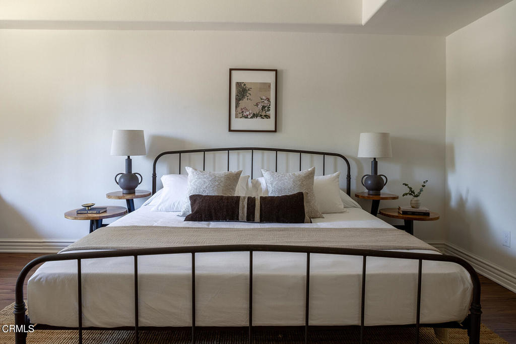 4301 Los Feliz Boulevard 1