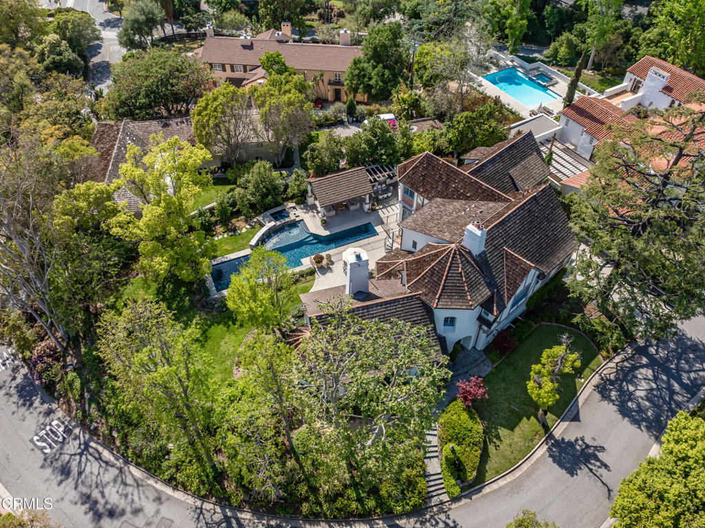233 Hillside Road