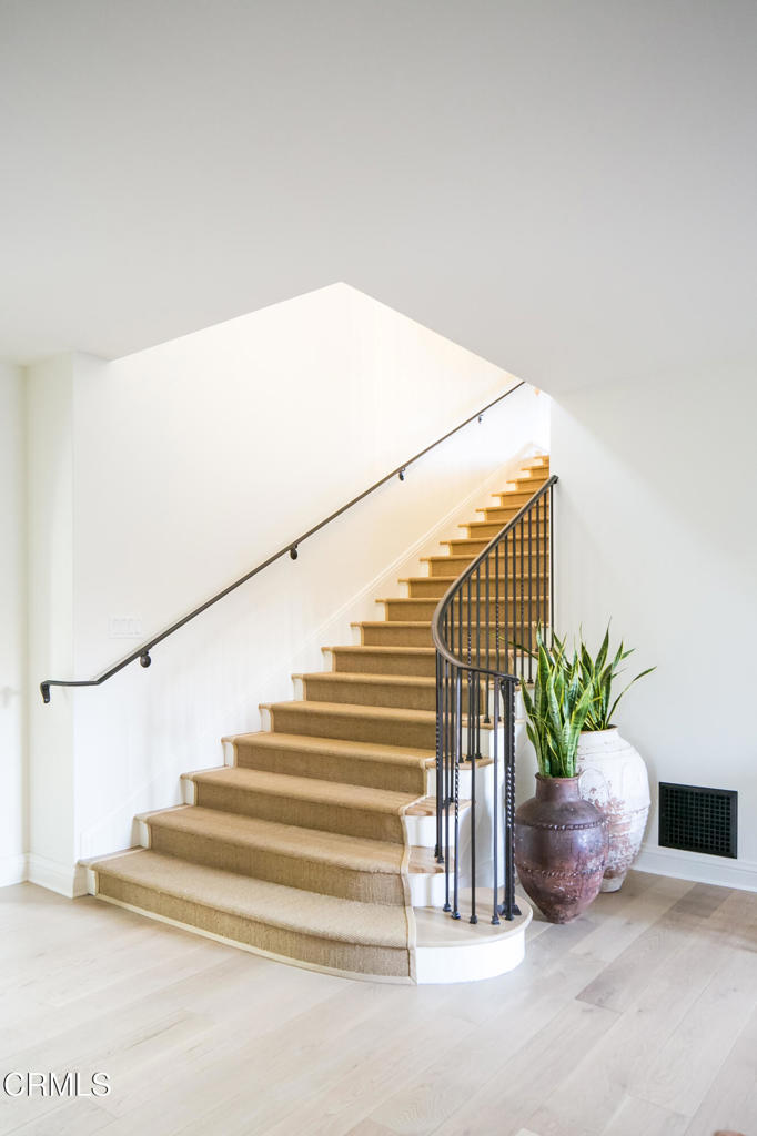 233 Hillside Road